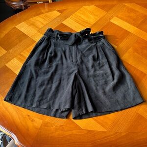 Simply Vera Wang S Black Belted Shorts Pleated Flowy Button 6 In Inseam